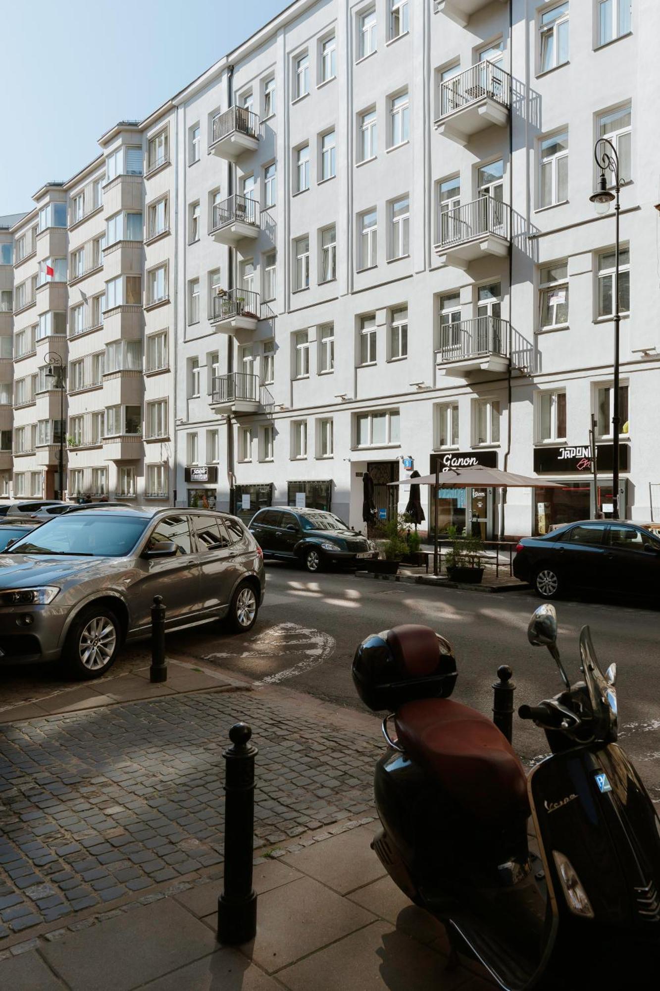 City Garage Apartment - Lwowska 9 ワルシャワ エクステリア 写真